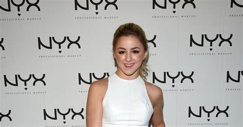 does chloe lukasiak still dance.